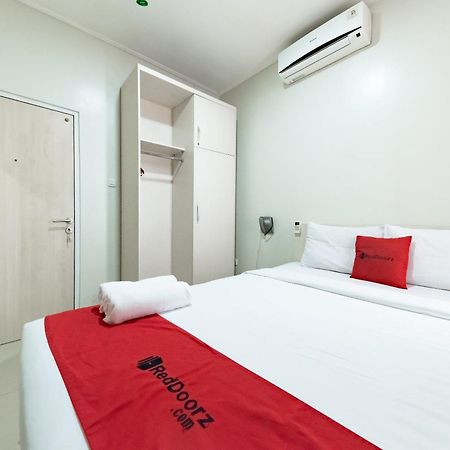เรดดอร์ซ เนียร์ ปาซาร์ บารู บันดุง Hotel ภายนอก รูปภาพ
