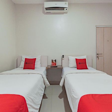เรดดอร์ซ เนียร์ ปาซาร์ บารู บันดุง Hotel ภายนอก รูปภาพ